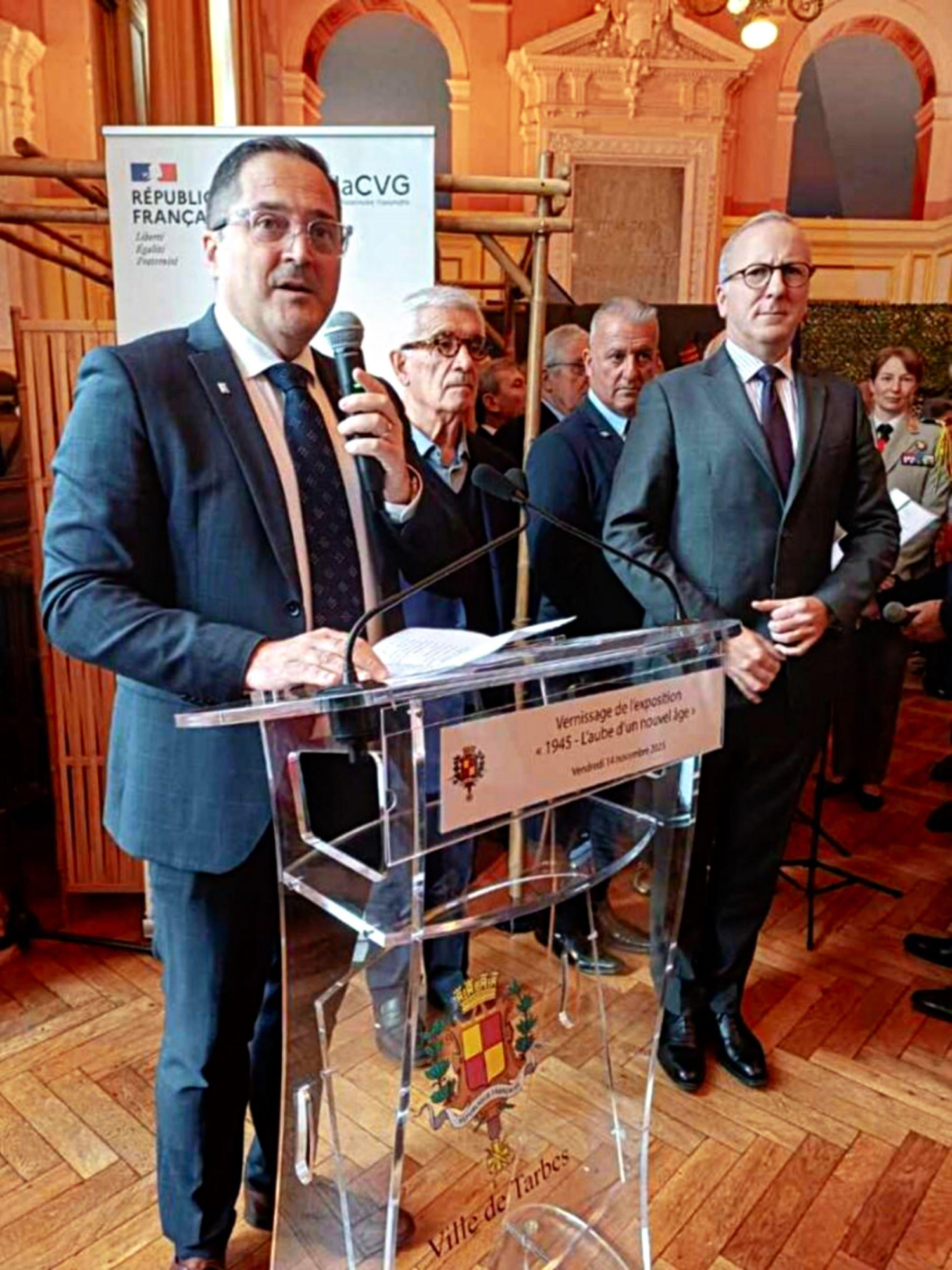 Bruno Montagnol, directeur de l'ONaCVG, s'adresse au public.