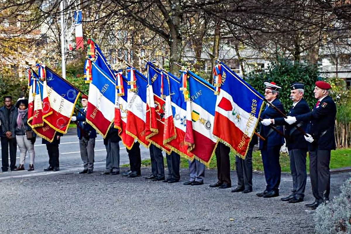 Les porte-drapeaux.